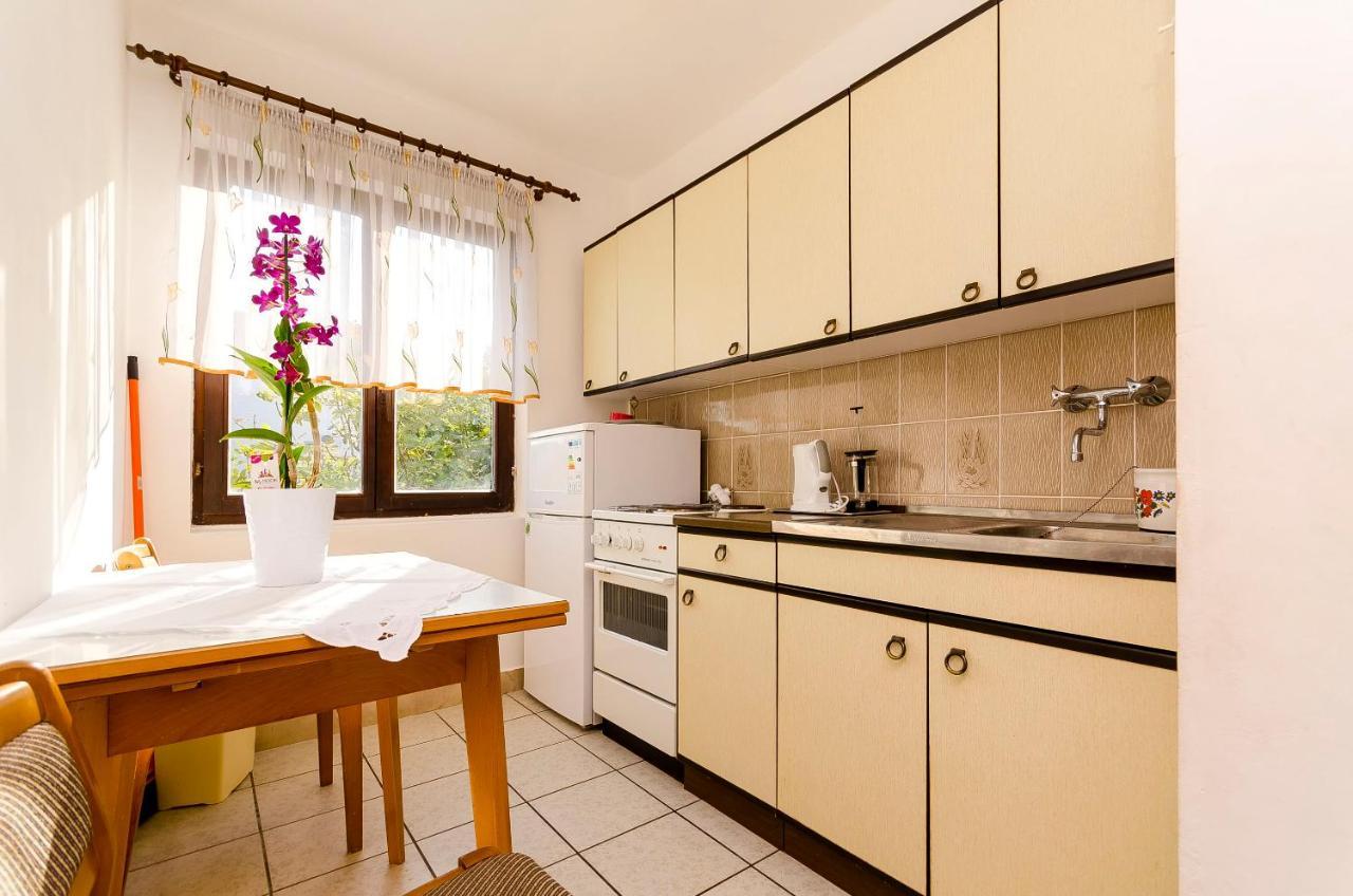 Apartments Rozalija Razanj Luaran gambar