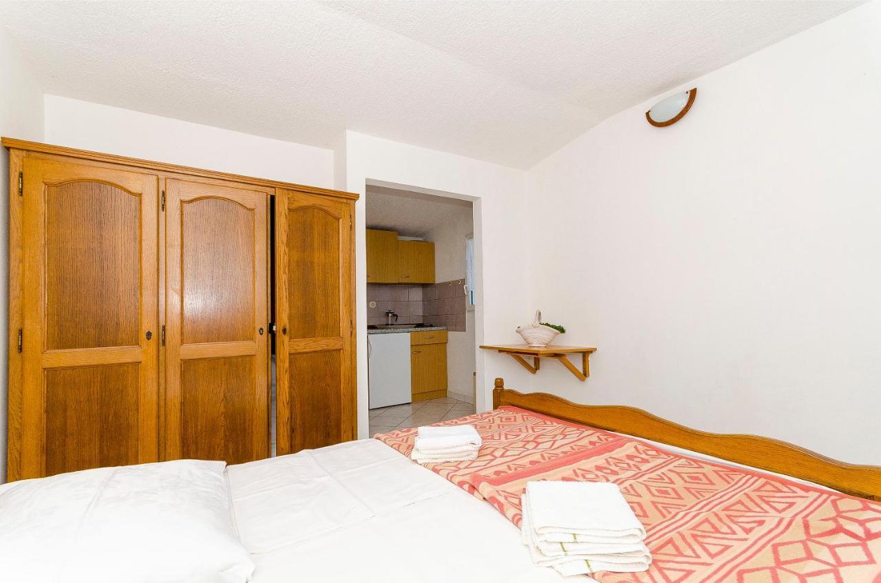 Apartments Rozalija Razanj Luaran gambar